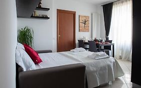 Bella Ciao Airport Apartment